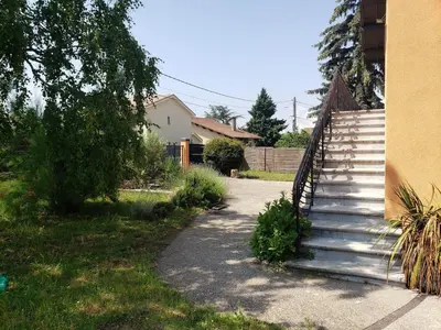Jardin de l'établissement 4 chambres - 200m2 - Parking - Jardin