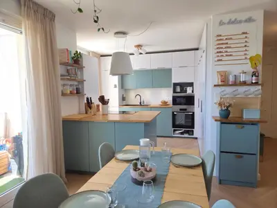 Cuisine ou kitchenette dans l'établissement T3 Debourg, balcon, proche métro B