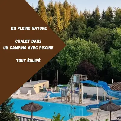 Piscine de l'établissement Chalet familial style Bali dans camping avec piscine ou située à proximité