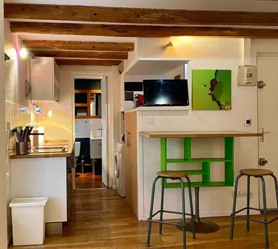 Cuisine ou kitchenette dans l'établissement Studio calme - pentes de la croix rousse