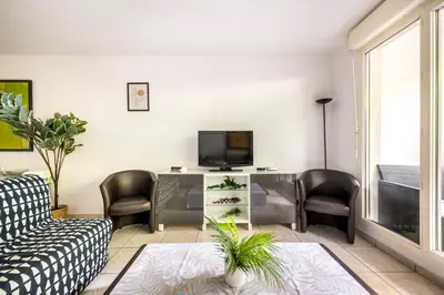 Coin salon dans l'établissement BnGo I Immense Terrasses I 3 chambres, garage, 9 pers