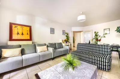 Coin salon dans l'établissement BnGo I Immense Terrasses I 3 chambres, garage, 9 pers