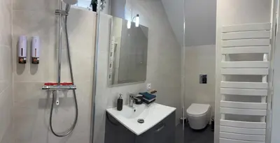 Salle de bains dans l'établissement Maison 90m2 de 2 à 10 personnes