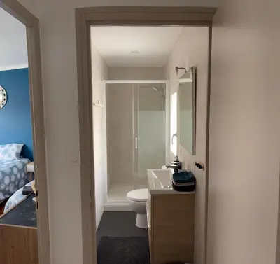 Salle de bains dans l'établissement Maison 90m2 de 2 à 10 personnes