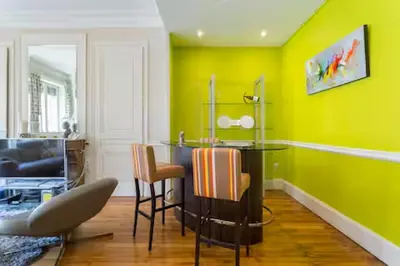 Coin salon dans l'établissement Superbe 3 Pièces 100m2 Lyon 6 Triangle d'Or