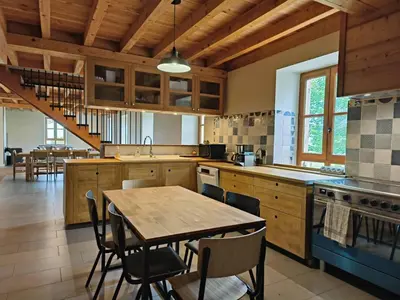 Cuisine ou kitchenette dans l'établissement Maison en pierre avec vue imprenable dans le parc naturel du Pilat