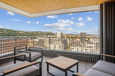 Balcon ou terrasse dans l'établissement Magnifique appartement 70m2 Confluence - Vue panoramique avec Parking Privé