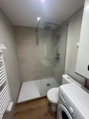 Salle de bains dans l'établissement Le Nid de Jons