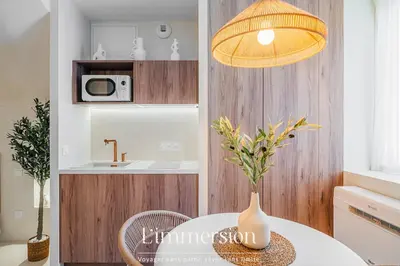Télévision ou salle de divertissement dans l'établissement Hélios, Suite Grecque & Spa
