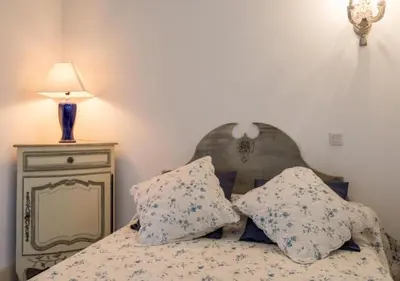 Un ou plusieurs lits dans un hébergement de l'établissement Maison Authentique 6 pers Terrasse Parking, WiFi Accès Péage facile 12 min VIENNE