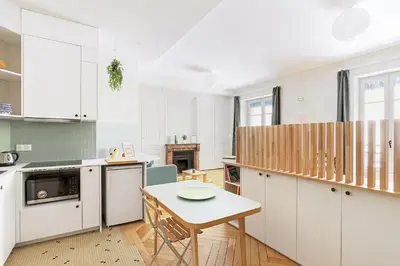Cuisine ou kitchenette dans l'établissement Studio cosy et pratique, proche métro, par de la tête d'or