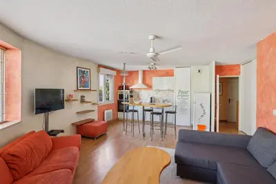 Cuisine ou kitchenette dans l'établissement Charmant Appartement T2 - Garage