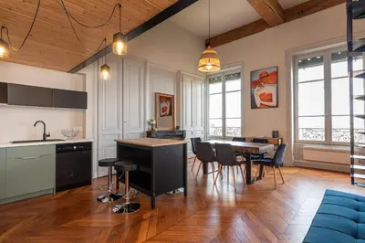 Cuisine ou kitchenette dans l'établissement Smartstay - Vue panoramique sur Lyon et la saone