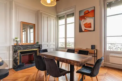 Plan de l'établissement Smartstay - Vue panoramique sur Lyon et la saone