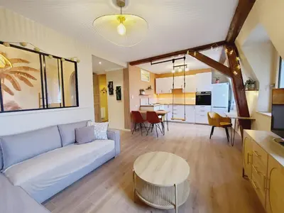 Coin salon dans l'établissement NEUF! La Bulle de Soie Lyon Proche PartDieu & service nettoyage