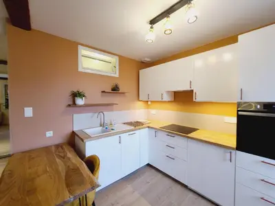 Cuisine ou kitchenette dans l'établissement NEUF! La Bulle de Soie Lyon Proche PartDieu & service nettoyage