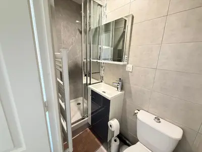 Salle de bains dans l'établissement Studio Lune New & Cozy - Centre Vénissieux