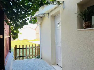 Balcon ou terrasse dans l'établissement Charmant studio à 10 min de Lyon