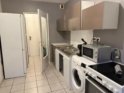 Cuisine ou kitchenette dans l'établissement Vaise