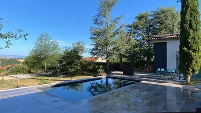 Piscine de l'établissement Countryside house with pool ou située à proximité