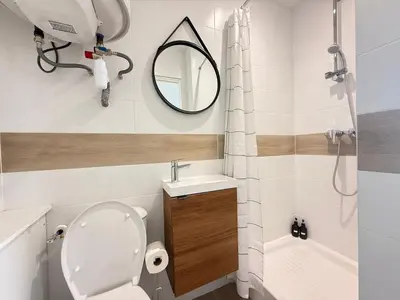 Salle de bains dans l'établissement Studio L'émeraude NEW Cozy - Gare Parilly