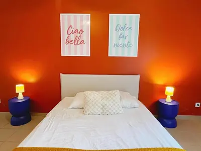 Un ou plusieurs lits dans un hébergement de l'établissement Othello - Appartement 6 personnes - Check in h24 & Wifi