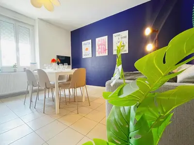 Télévision ou salle de divertissement dans l'établissement Othello - Appartement 6 personnes - Check in h24 & Wifi