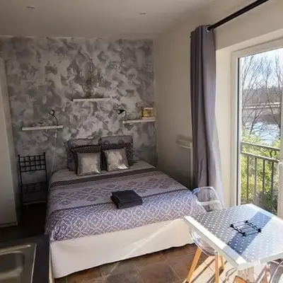 LE STARLIGHT Studio douillet vue panoramique rivière d'Ain