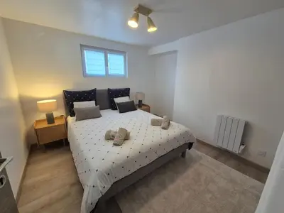 Un ou plusieurs lits dans un hébergement de l'établissement Studio1 calme indépendant, proche Lyon,Beaujolais