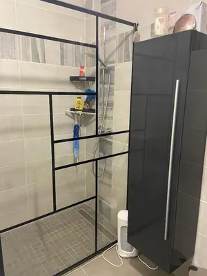 Salle de bains dans l'établissement maison aux portes du Beaujolais