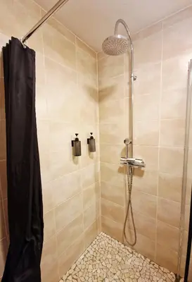 Salle de bains dans l'établissement Grand duplex 5 pers au cœur de Lyon Opéra & métro