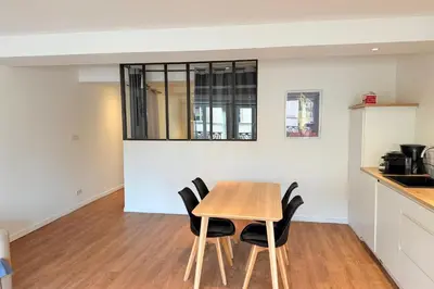 Cuisine ou kitchenette dans l'établissement LAube - A deux pas du métro D - Saint Jean