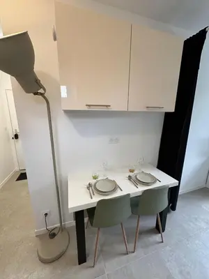Cuisine ou kitchenette dans l'établissement Studio CASA COCO-2pers Béligneux