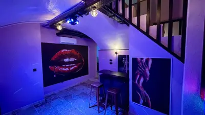 Coin salon dans l'établissement Love room spa luxe sensoriel