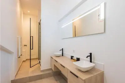 Salle de bains dans l'établissement Superbe 4 pièces, 90m2 - Vieux Lyon - Vue Panoramique