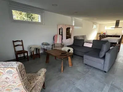 Coin salon dans l'établissement Chez Mamie à l'écurie !