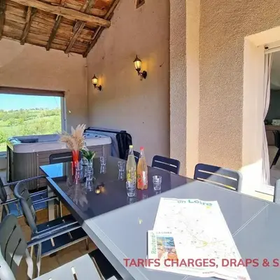 Gîte spacieux pour 12 avec jardin privé et spa à Chevrières - FR-1-496-354