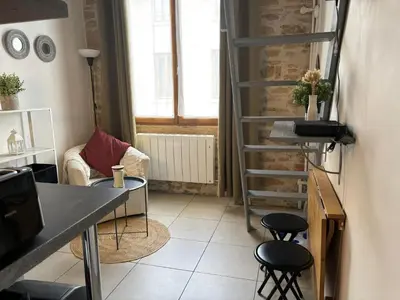 Coin salon dans l'établissement Urban'Mezza Spot - Lyon Valmy - Wi-Fi & Metro