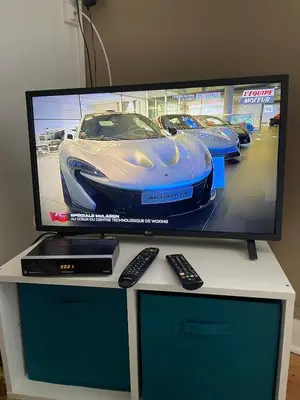 Télévision ou salle de divertissement dans l'établissement Maison 5 chambres proche Lyon CNPE Bugey