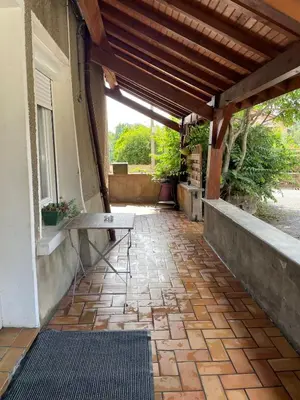 Jardin de l'établissement Maison 5 chambres proche Lyon CNPE Bugey