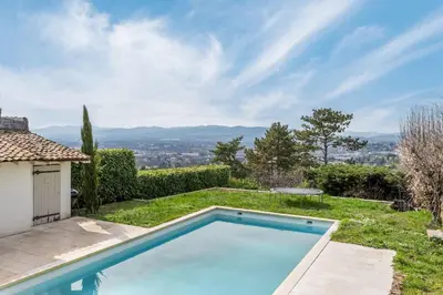 Piscine de l'établissement Le Cerf - House with view and swimming pool ou située à proximité
