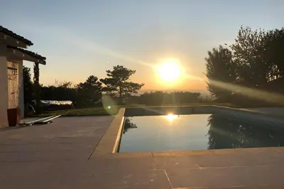 Piscine de l'établissement Le Cerf - House with view and swimming pool ou située à proximité