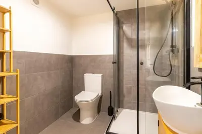 Salle de bains dans l'établissement Modern and bright cocoon in the heart of the Ainay district Lyon