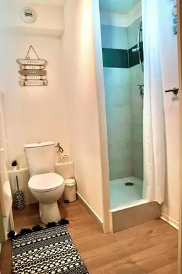 Salle de bains dans l'établissement Appartement Le Boheme
