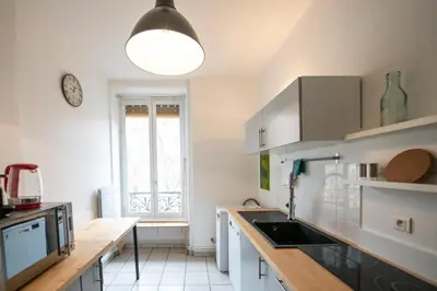 Plan de l'établissement Appartement de charme dans le 6e - central