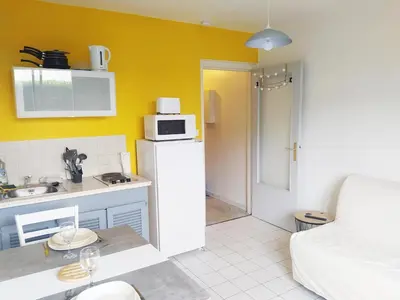 Cuisine ou kitchenette dans l'établissement Studio Calme 3pers 2 couchages au Coeur de Villefranche proche Lyon