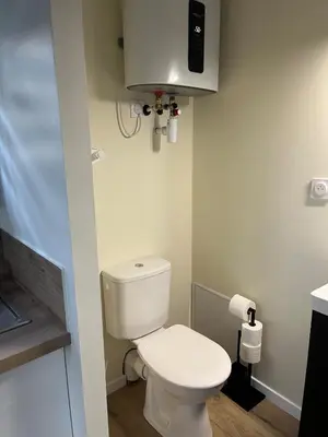 Salle de bains dans l'établissement Chez Annick, studio proche tram, Groupama Stadium, LDLC Arena