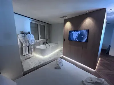Salle de bains dans l'établissement La Demi Lune