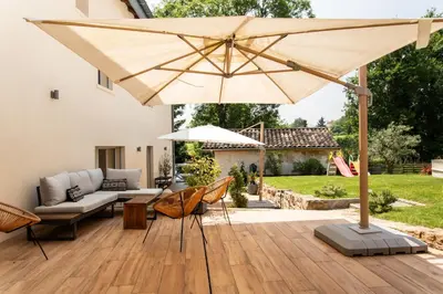 Jardin de l'établissement L'Annexe au Milieu Des Vignes