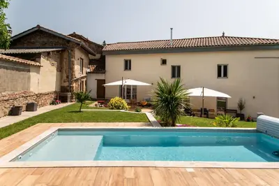 Piscine de l'établissement L'Annexe au Milieu Des Vignes ou située à proximité